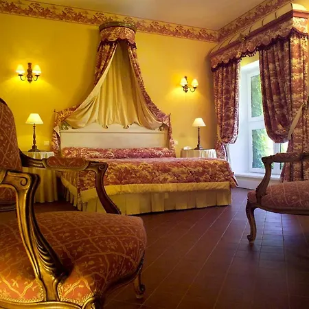 Chateau De Hotell 3*