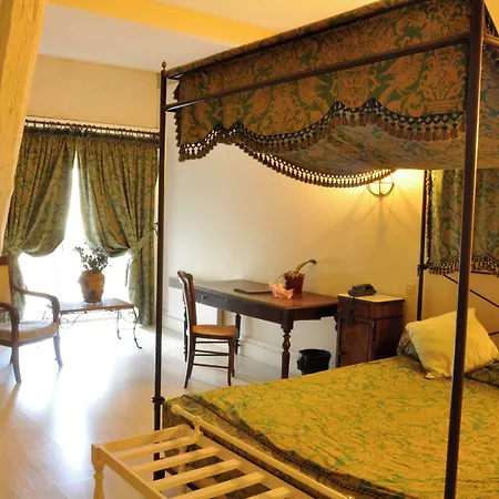 Chateau De Hotel 3*