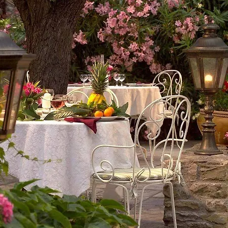 Chateau De Hotel 3*
