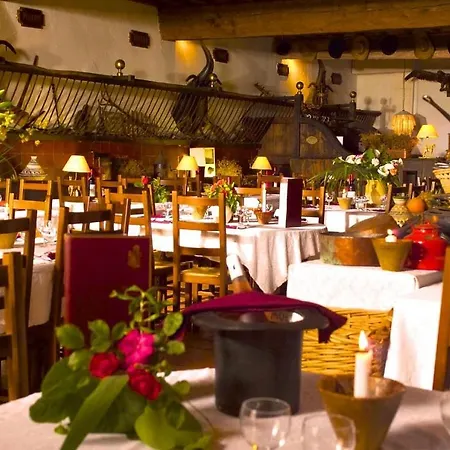 Chateau De Hotel 3*