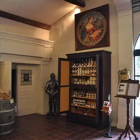 Chateau De Hotell 3*