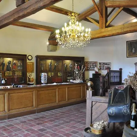 Chateau De Hotell 3*