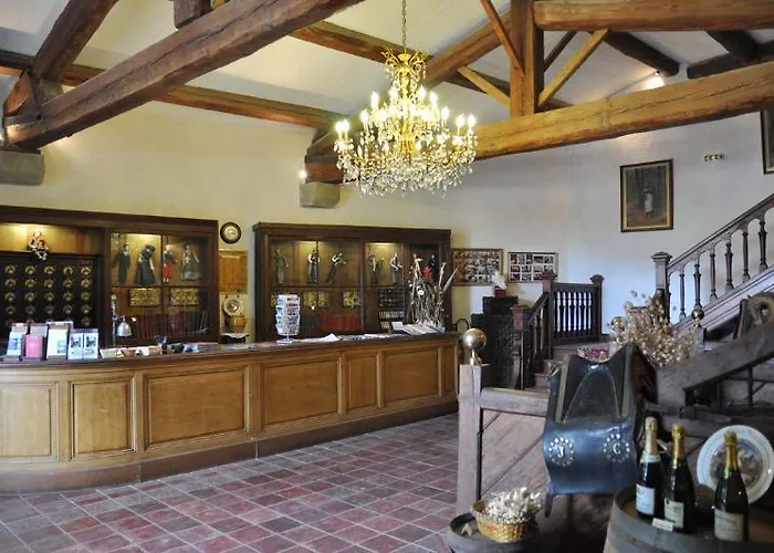Chateau De فندق 3*